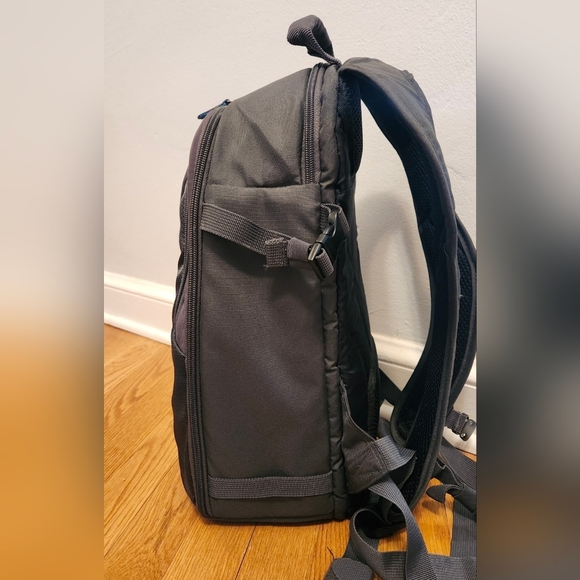 Case Logic Camera Backpack - Picture 9 of 11